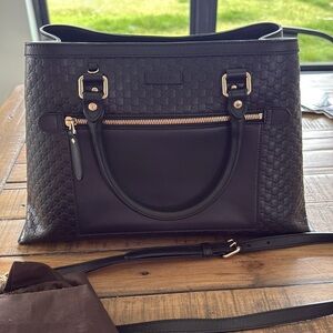 Gucci crossbody Purse

Excellent condition 
No stains, no tears.